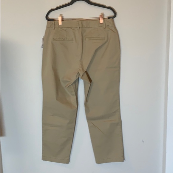 NWT GAP Curvy Slim City Cropped Khakis sz 8 - Picture 7 of 12